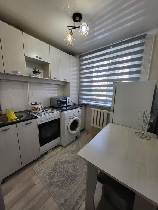 Посуточно 1 комнатная, центр