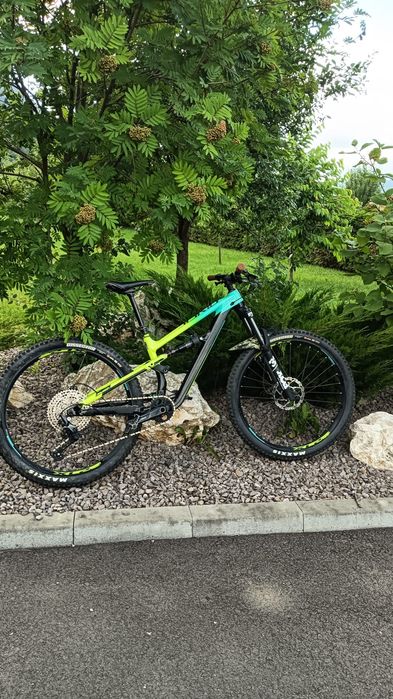 Bicicleta full suspension