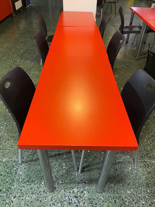 Mese moderne, solide – ideale pentru cafenele & fast-food