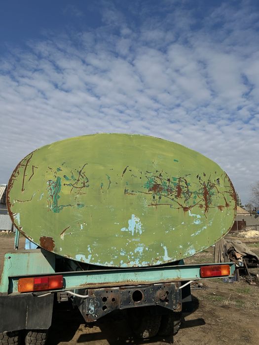 Продам цестерна бочку насосом 6 куб