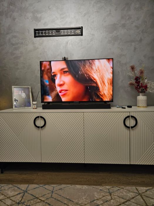 В продаже телевизор