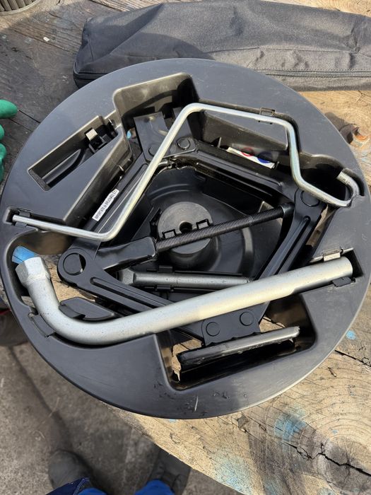 Резервна гума и инструменти Fiat 500