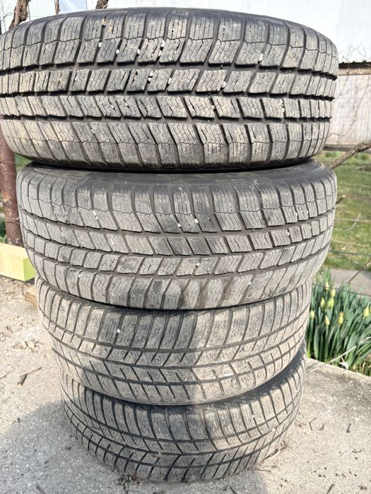 Jante tabla + cauciucuri Tyfoon 205/55/16 + capace originale VW