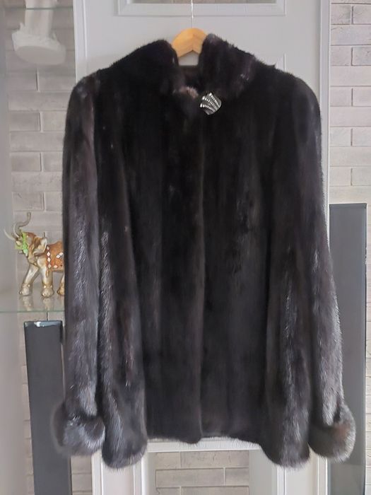 Продам шубу норковую