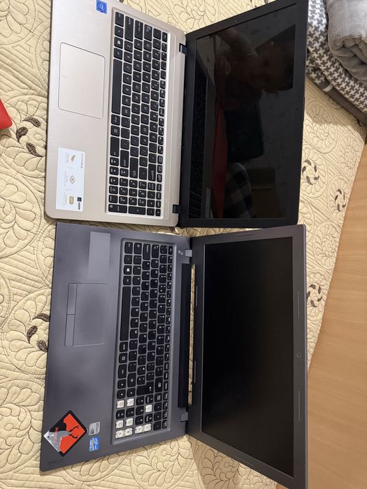Vand 3 laptopuri pentru piese, Lenovo cel rosu este finctional !