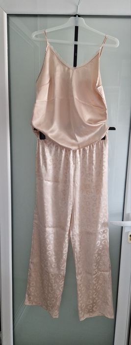 Pijama satinata sinsay