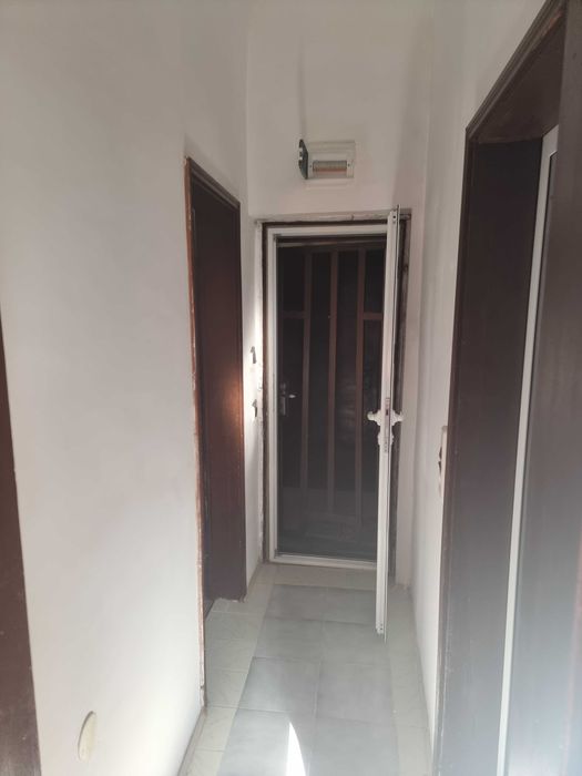 Дава се под наем Ателие в Ямбол, Аврен - 40 кв.м за 178.5 € - Снимка #4