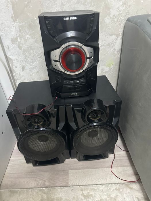 Колонка от Самсунг,проводная