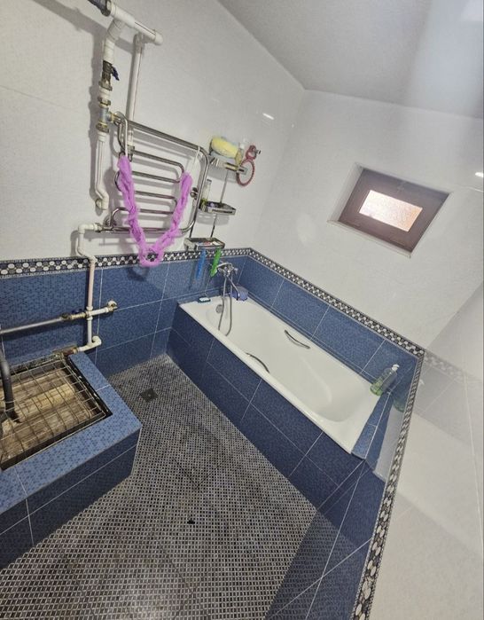 Дурмон К.Ф.Й Янги Аргин махалласида уй сотилади