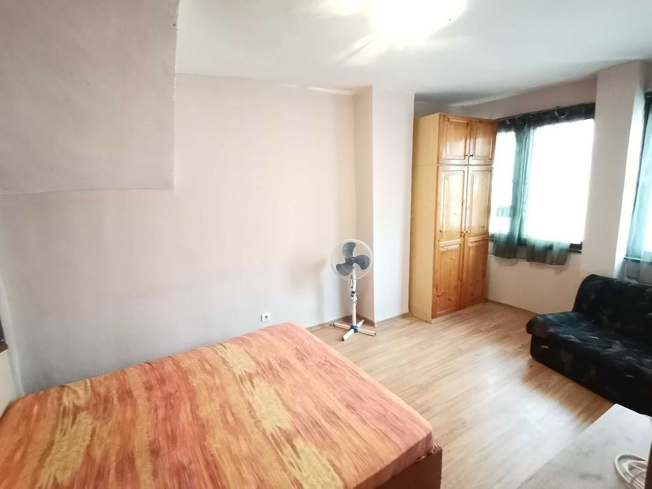 Дава се под наем Двустаен апартамент в Бургас, Възраждане - 75 кв.м за 178.5 € - Снимка #2