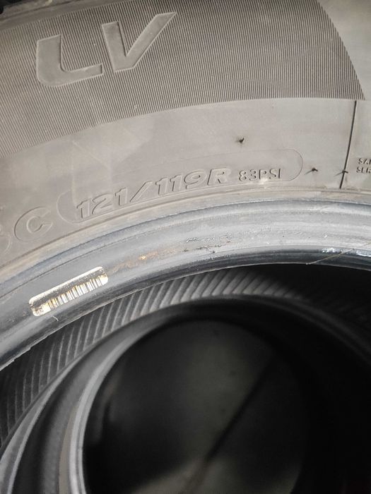 2бр.зимни гуми 235/65/16C Hankook
