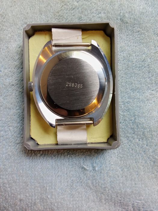 Продаю часы новые