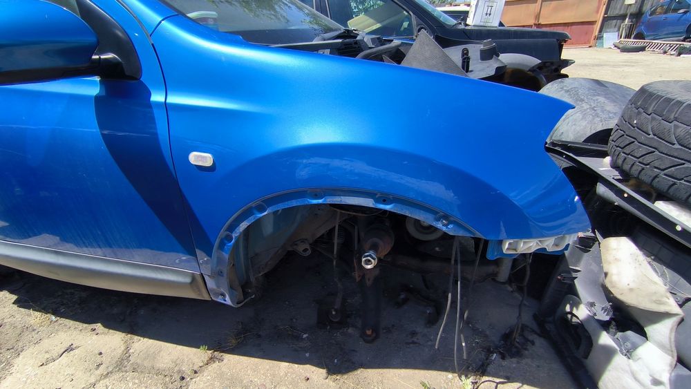 Aripa stanga dreapta Nissan Qashqai j10