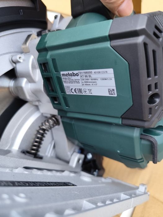 Нов безчетков потапящ ръчен  циркуляр Metabo KT 66 BL 1200W