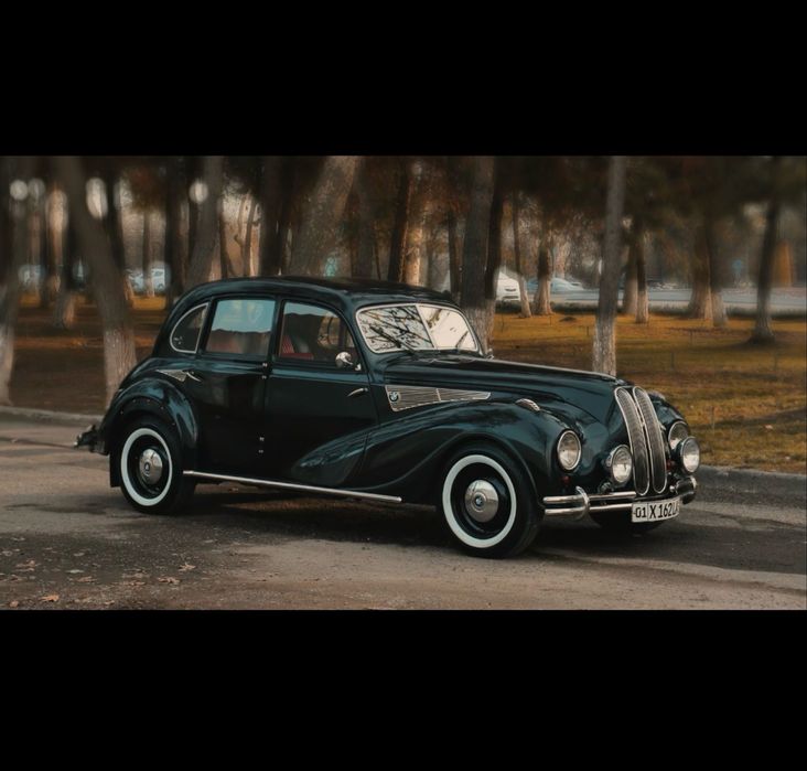 Ретро-автомобиль на выписку из роддома