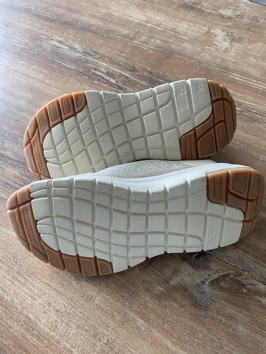 Vand papuci unisex , marimea 33, Zara, 100 lei