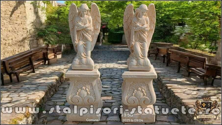 Set doi îngerași cu soclu, galben antichizat, model S27-S59.