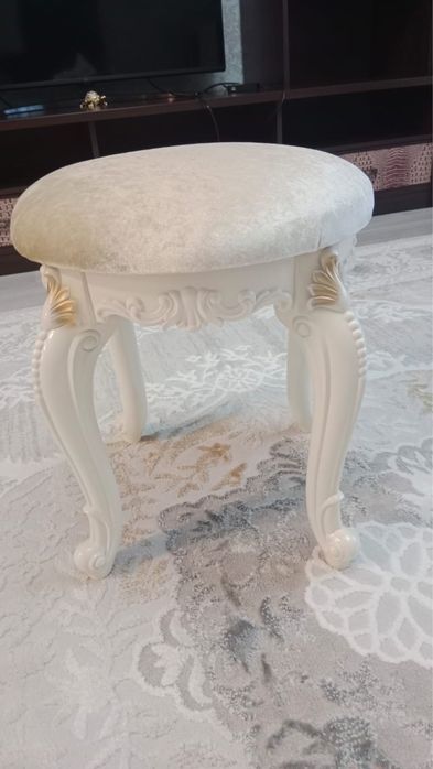 Продам пуфик под столик