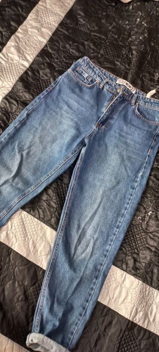 Почти новый брюки момс