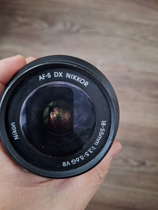 Объектив Nikon D3000