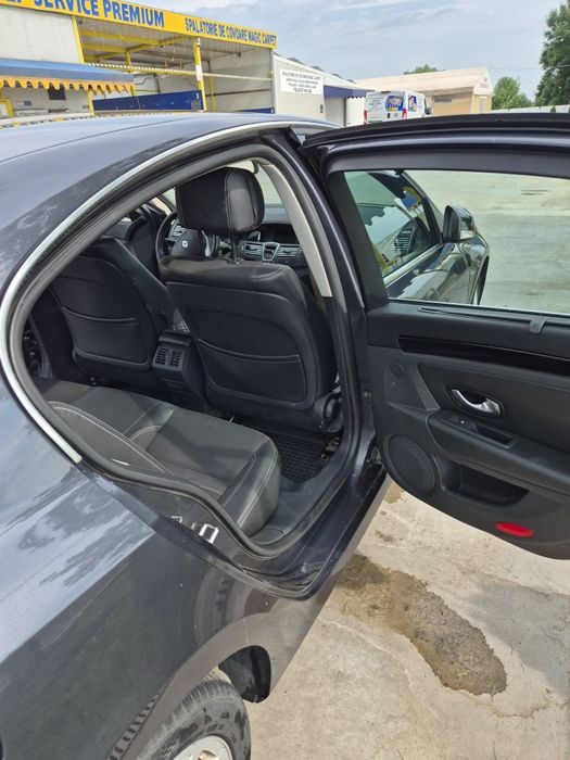Vind Renault laguna an fabricație 2012,stare bună, fără martori aprinși la bord