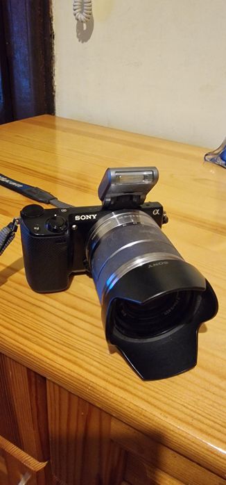Продавам цифров фотоапарат SONY NEX-5R