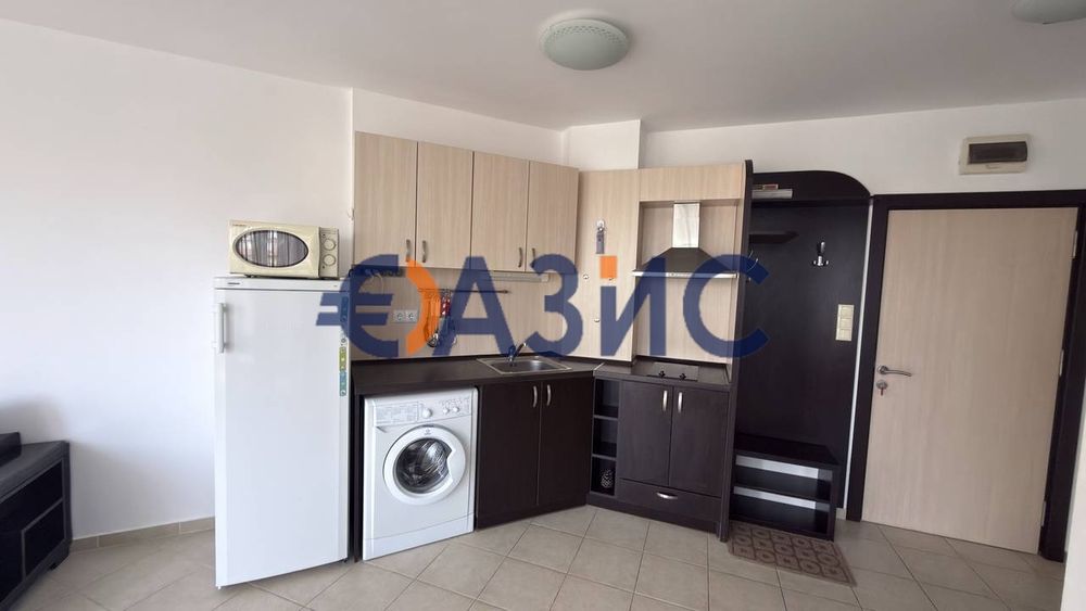Продава се Двустаен апартамент в к.к. Слънчев бряг - 60 кв.м за 1334 €/кв.м - Снимка #3