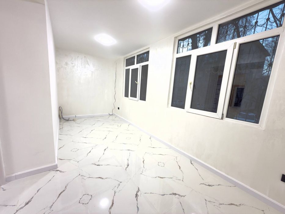 Фархадский 23квартал нежилое помещение 90кв.м первая линия срочно