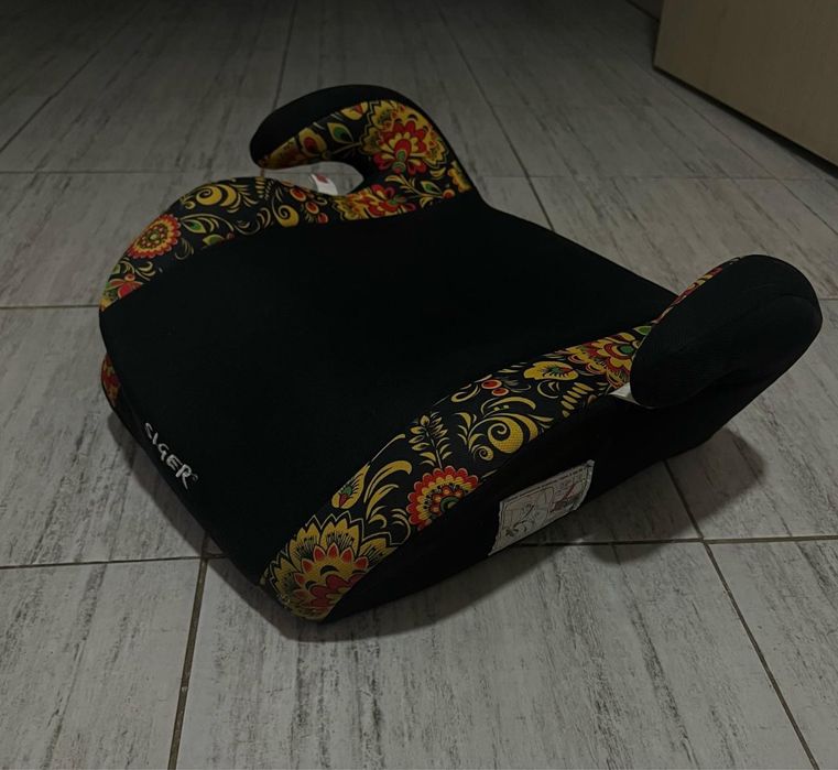 Продам бустер( детское сиденье в автомашину)