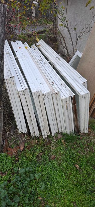 Дървени здрави двойни прозорци