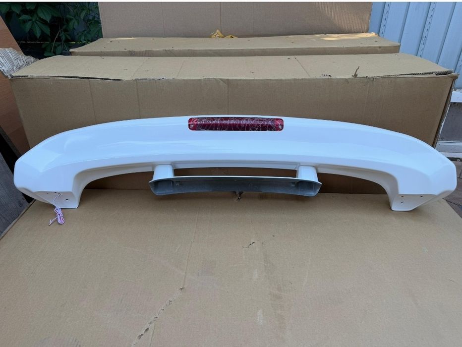 Спойлер Land Cruiser 100