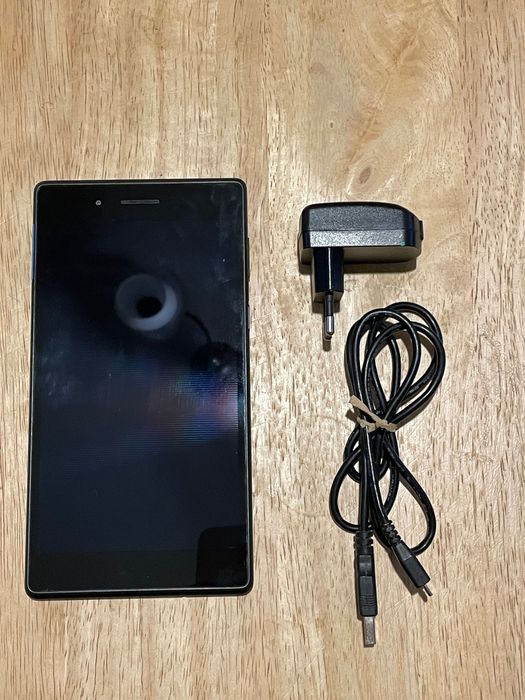 Tableta Lenovo TB7304F