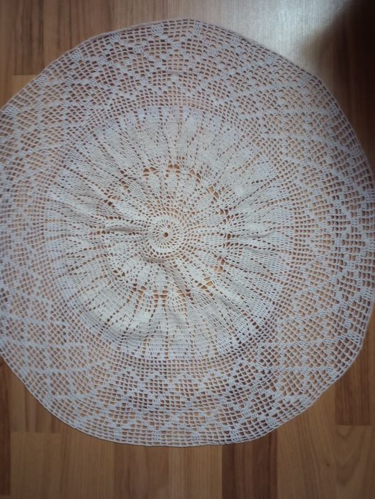 Față de masă de macrame