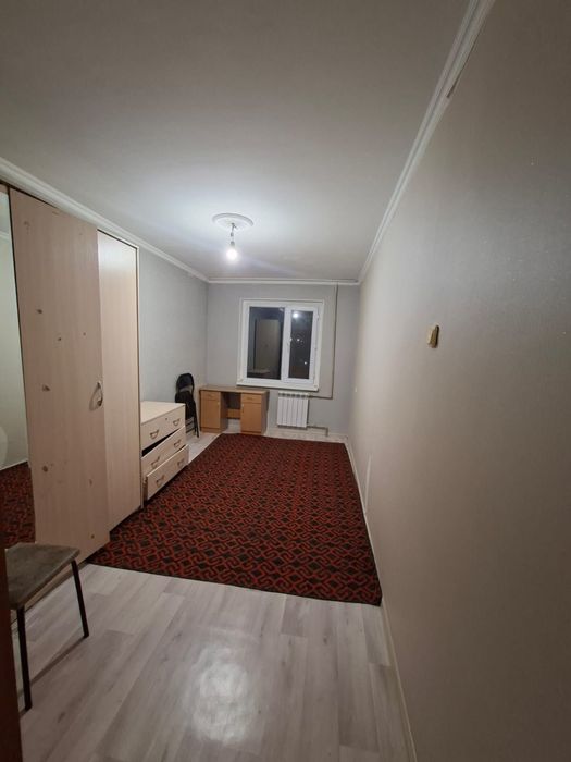 11 мкрда 2 комнаталык квартира бериледи