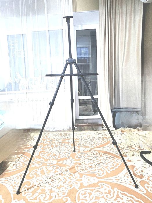 Мольберт тринога