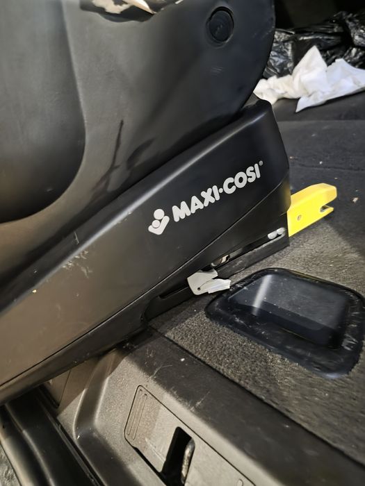 MaxiCosi Tobi fix nomad black 9 - 18 кг