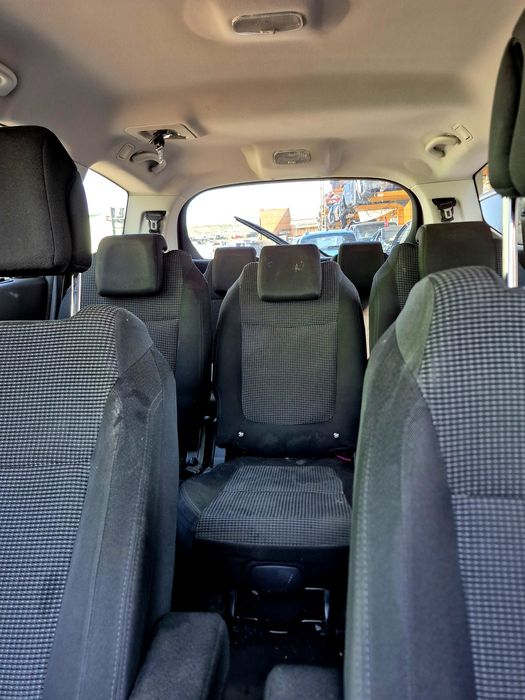 Peugeot 5008 an 2010 1.6 hdi 110cp trepte 7 locuri avariat