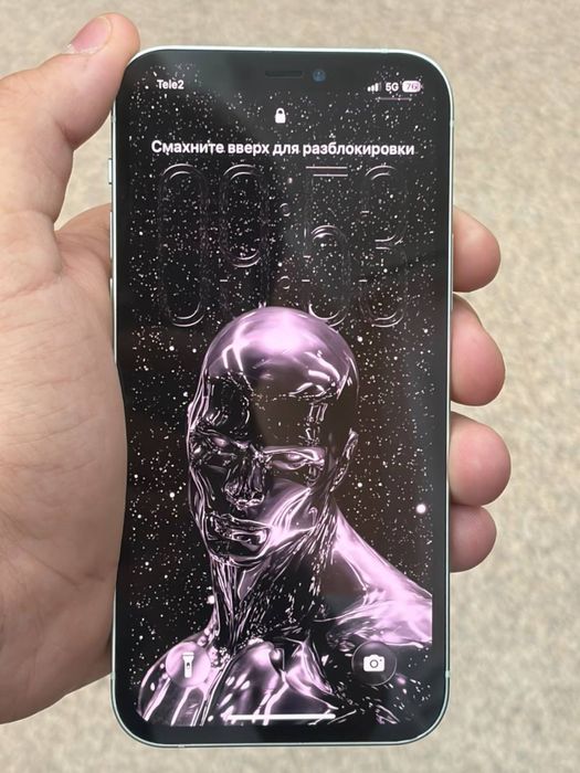 iPhone 12.