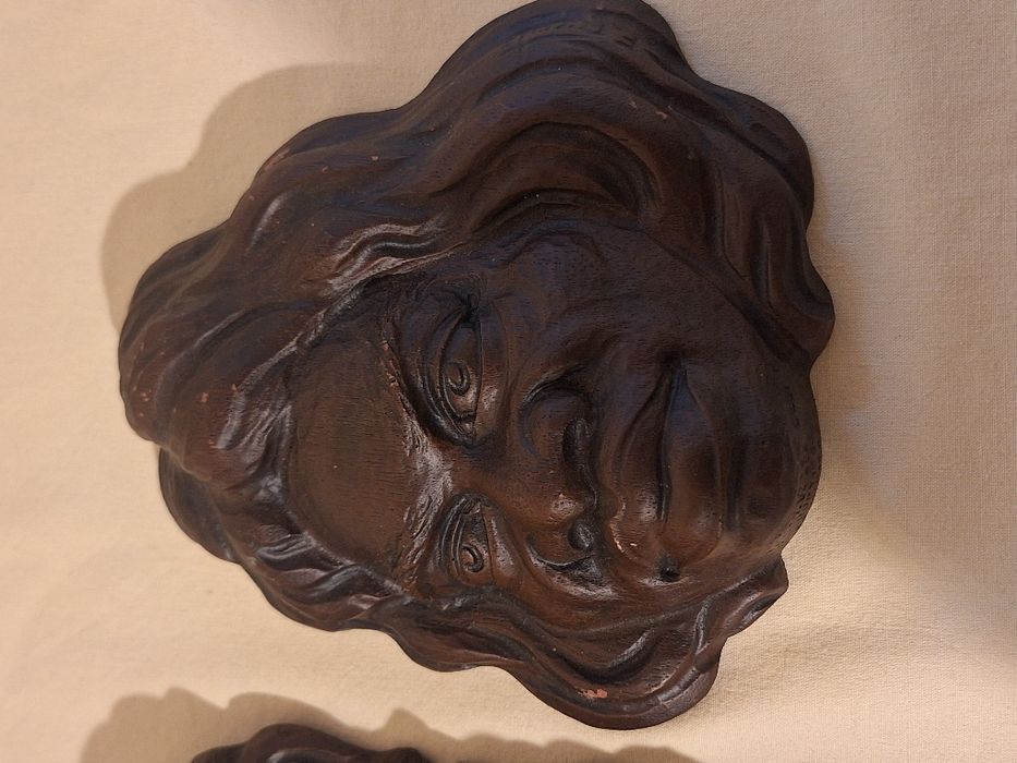 Австралийски керамчни маски маркирани