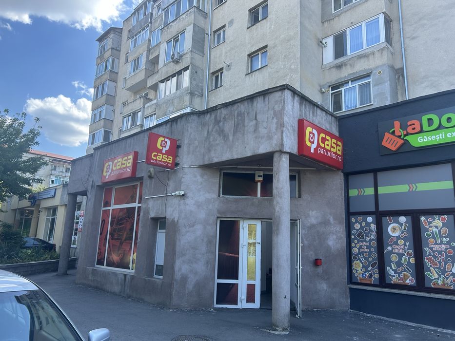Spatiu comercial din constructie