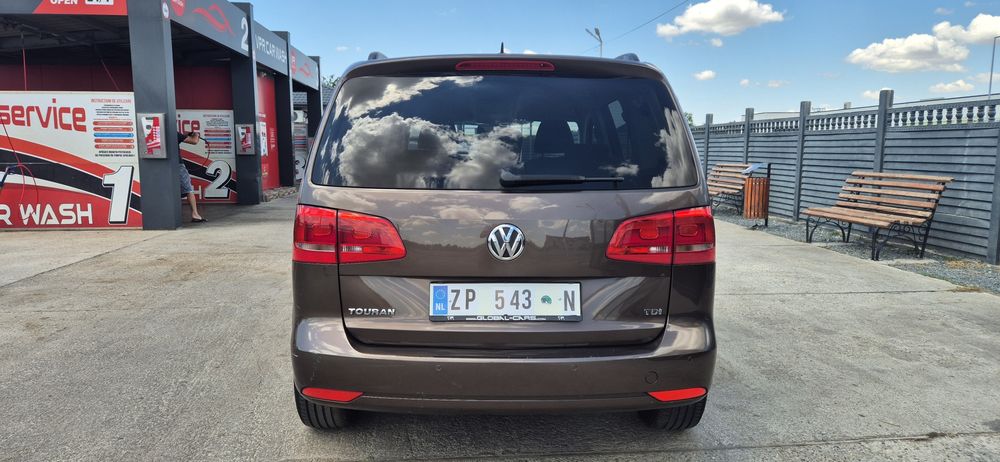 VOLKSWAGEN Touran 2011 — imagine 5