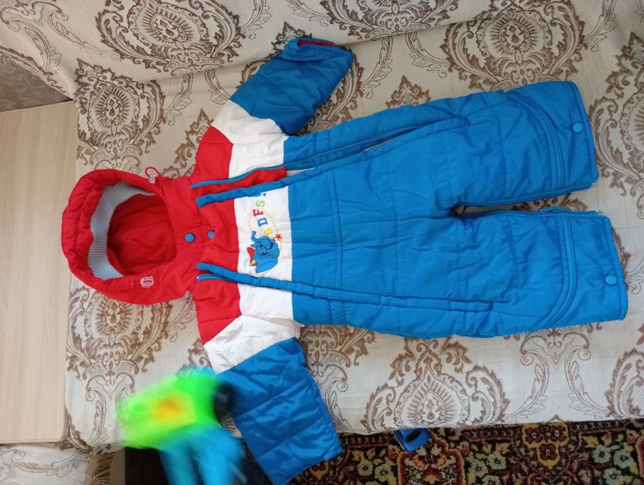 Зимний детский комбинезон