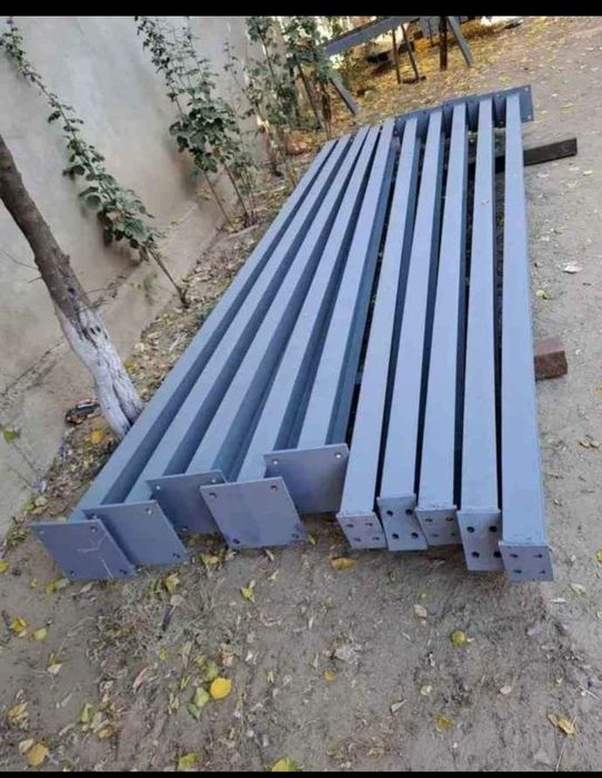 Vând structură metalică