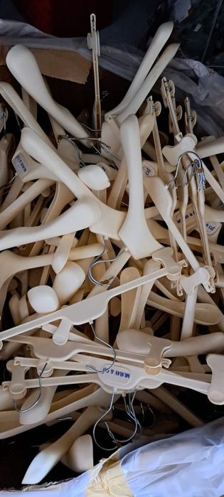 Вешалки для одежды