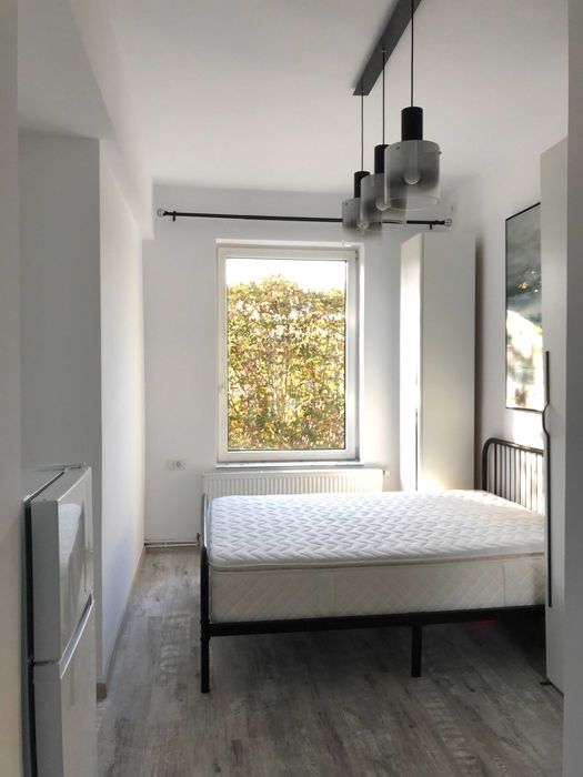 Închiriez camera zona Grivitei