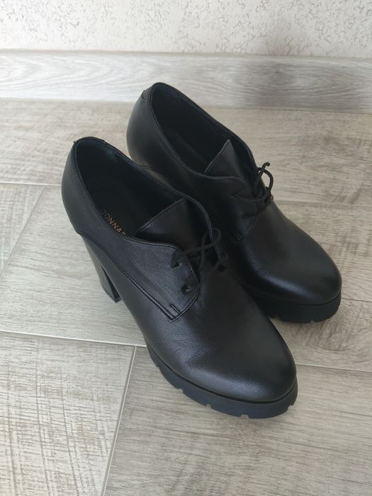 Продам кожаные ботильоны