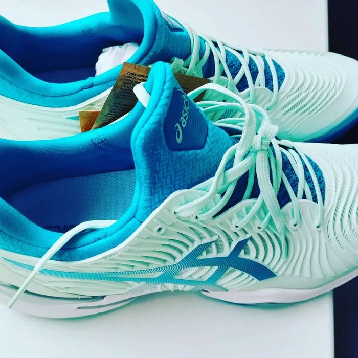 Asics  original волейбольные 43р