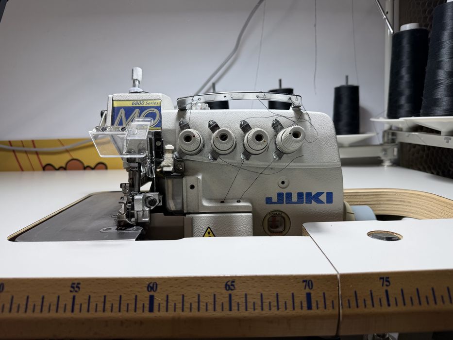 Masina cusut Juki MO-6816S