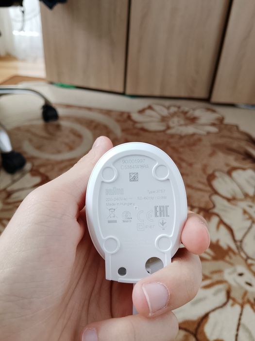Електрическа четка Oral-B + зарядно (перфектна батерия)
