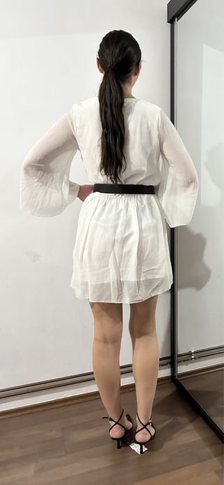 Rochie alba, cureaua cadou